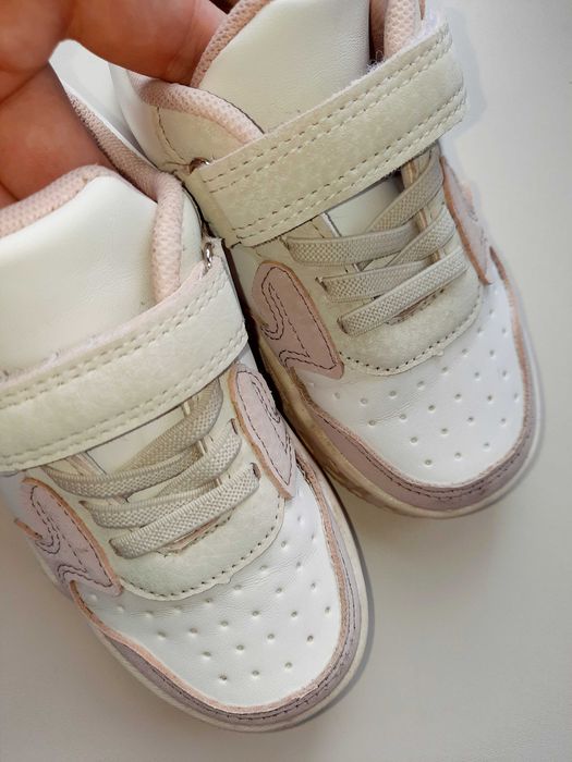 Кроссовки для девочки