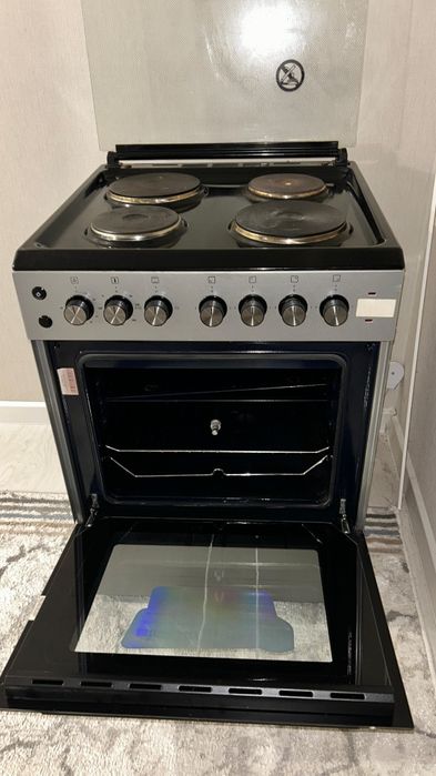 продам электроплиту с духовкой