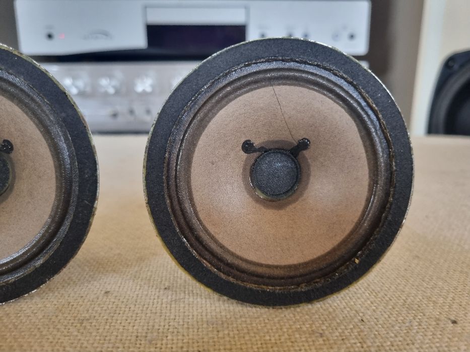 Set Difuzoare Medii Grundig. 4 ohms,10 watts, 8,9 cm. Impecabile