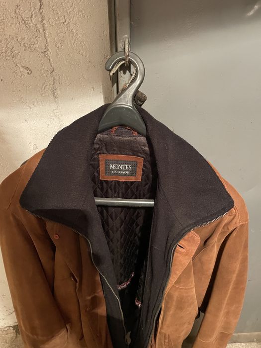 Hanorac captusit din piele intoarsa cu guler detasabil