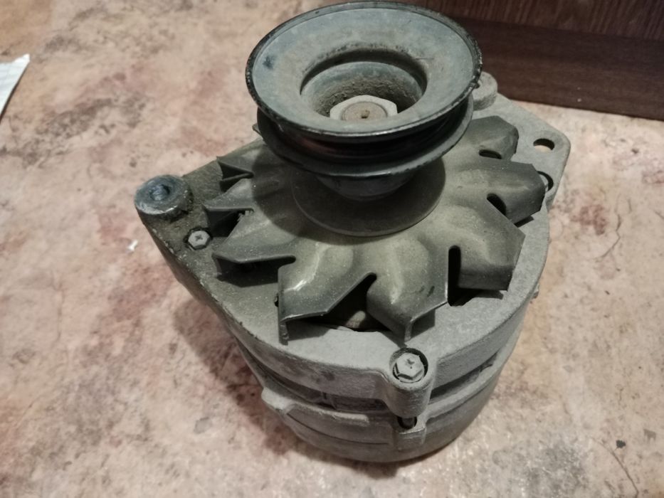 Продам генератор Фольксваген  Пассат