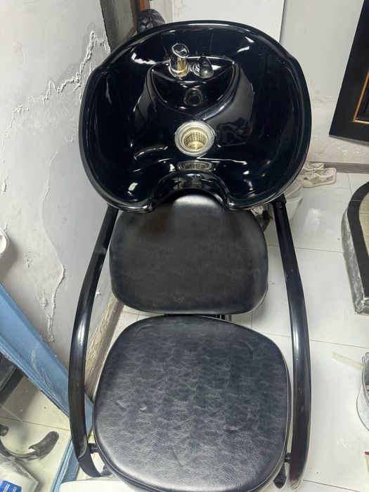 Salon uchun jihozlar sotiladi