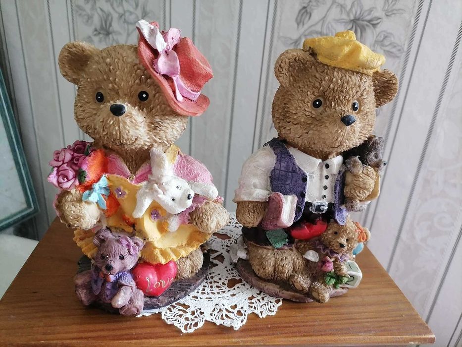 Фигурки от порцелан и полирезин