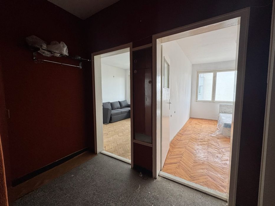 Продава се Двустаен апартамент в Търговище, Център - 65 кв.м за 1295 €/кв.м - Снимка #4