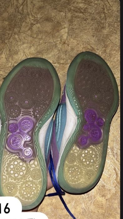 Баскетбольные кроссовки KD16