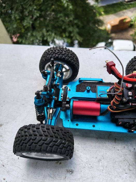 Rc 4x4 masinuta cu radio telecomanda