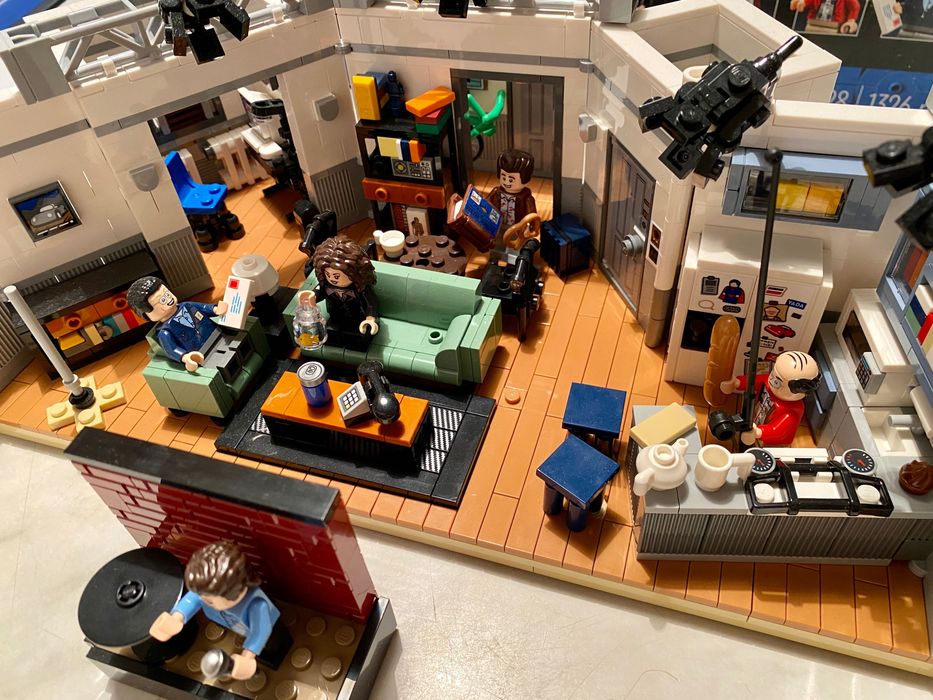 Новый конструктор LEGO: Seinfeld Ideas 21328