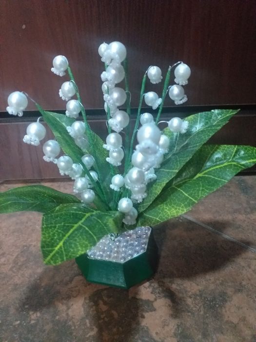 Ландыши из жемчуга