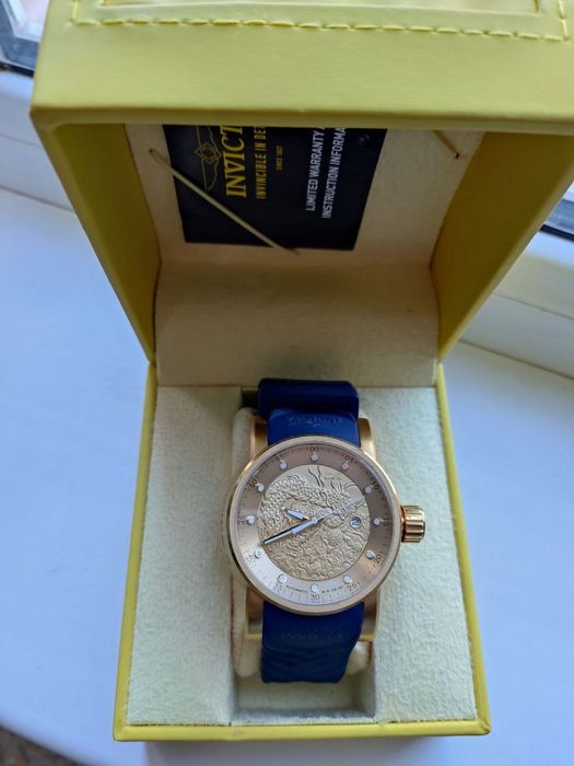 Часы продается новые меанические оргиналные