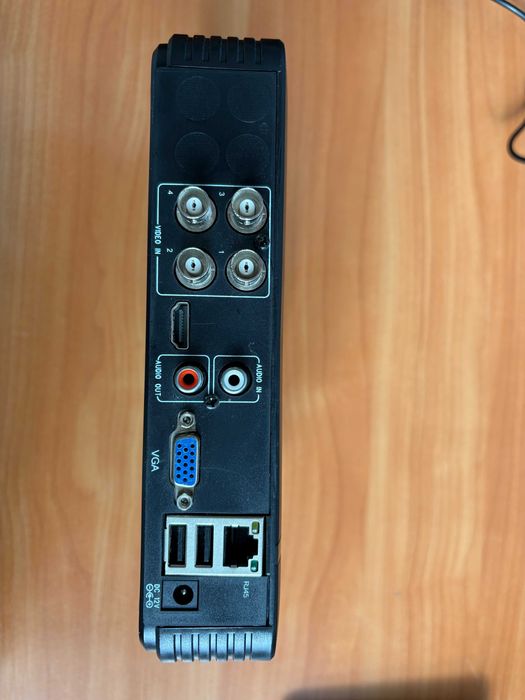 Хибриден 4-канален 5MPX DVR TRX-5004UHD