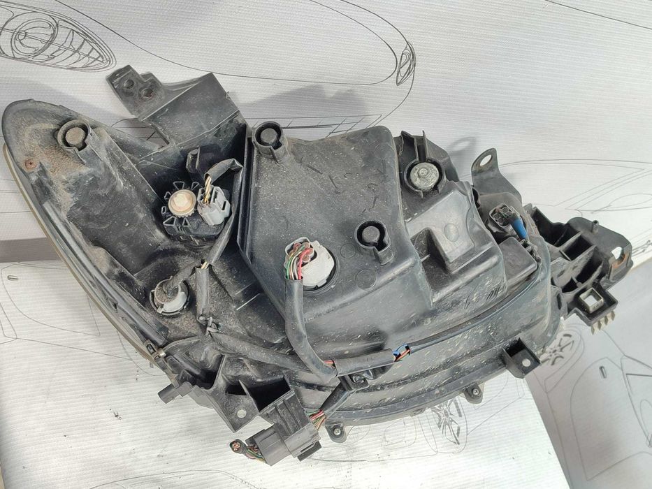 Far stânga UK Mazda CX-5 2015 2.2 Diesel 110kW Bi-Xenon cu lupă Cod OEM: KA3B51040C (4G2)