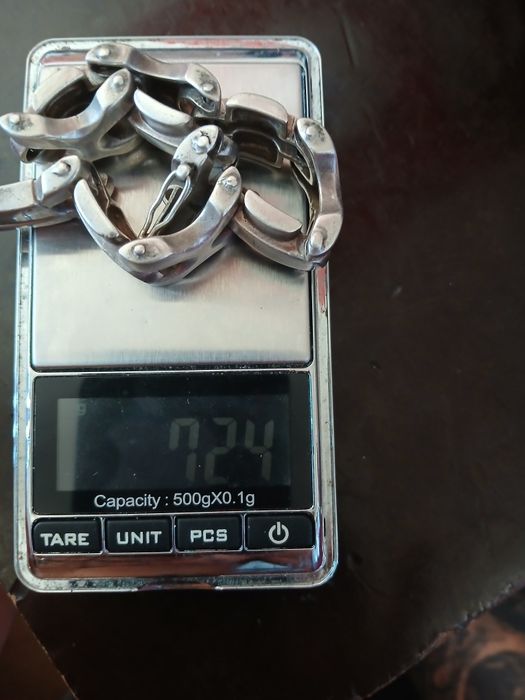 Продавам сребърна гривна