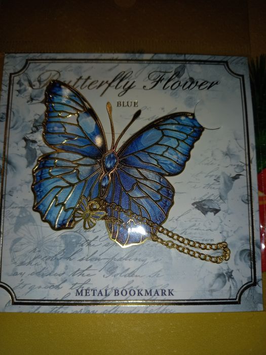 Страхотни метални разделители за книги