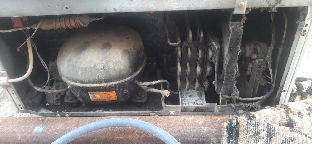 Мотор холодильника.