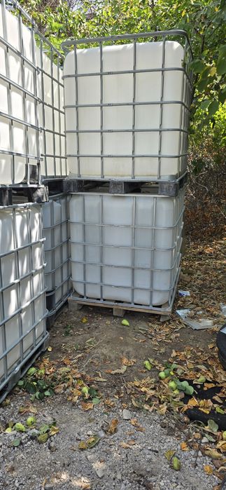 Бидони , цистерни кубче 1000 литра 1 тон