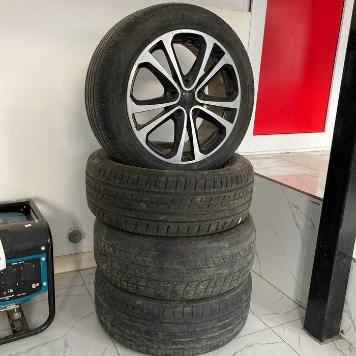 Автомобильная резина Xtrike 215-55R17 / sk143219