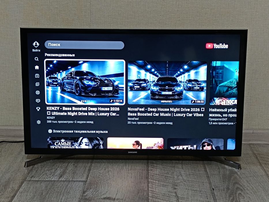 Samsung Smart TV, 82 см