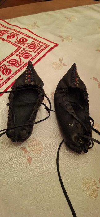 2 fote vechi, opinci fetita, stergare cusute manual