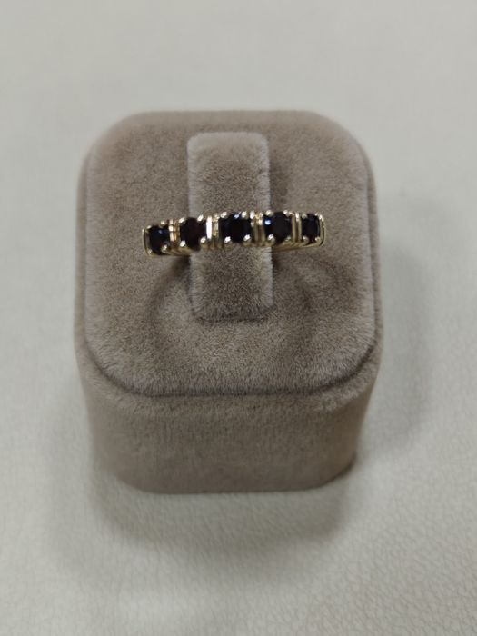 Inel aur 9k 2.45gr cu granate (r)