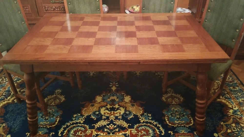 Masă de sufragerie model 623