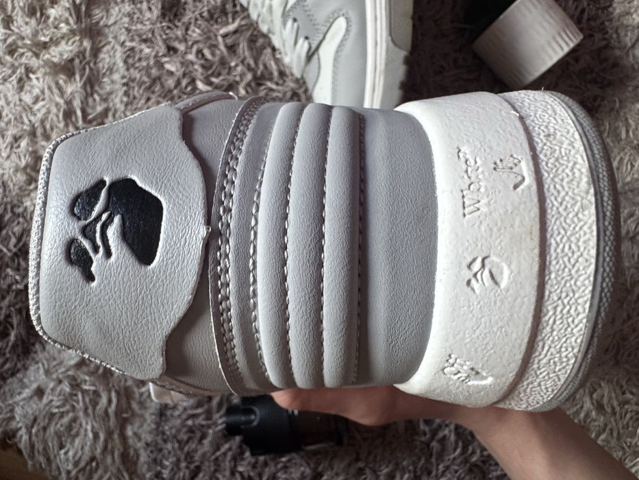 Off white gri noi