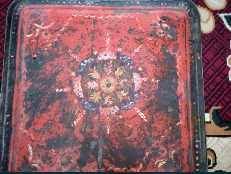 Поднос. Старинный