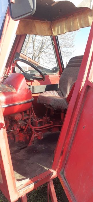Vând tractor Renault 45 cp