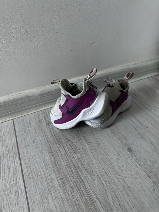 Детски обувки на марките Adidas, Nike и Igor.