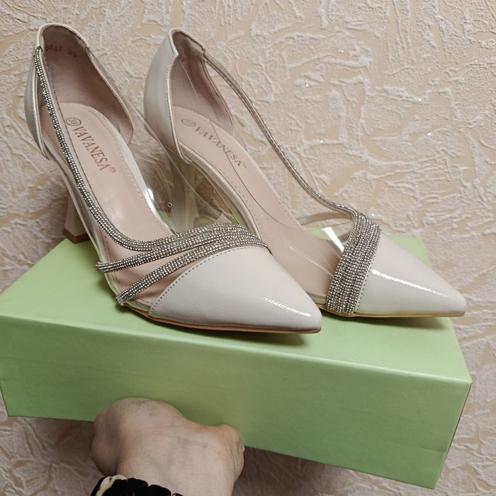 Вечерняя туфля. Ayollar to'y tufligi.