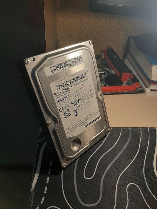 Продают жёсткий диск работать Samsung