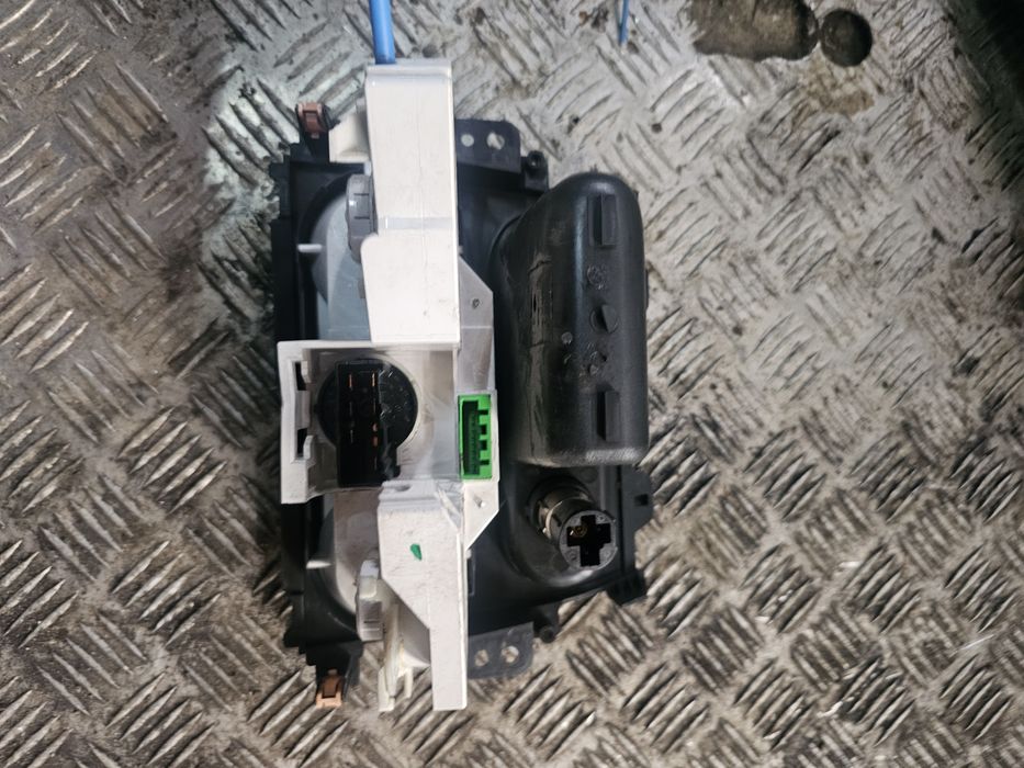 Panou comanda clima ac 2010
Opel Agila generatia 2 [2008 - 2015] 1.2 b