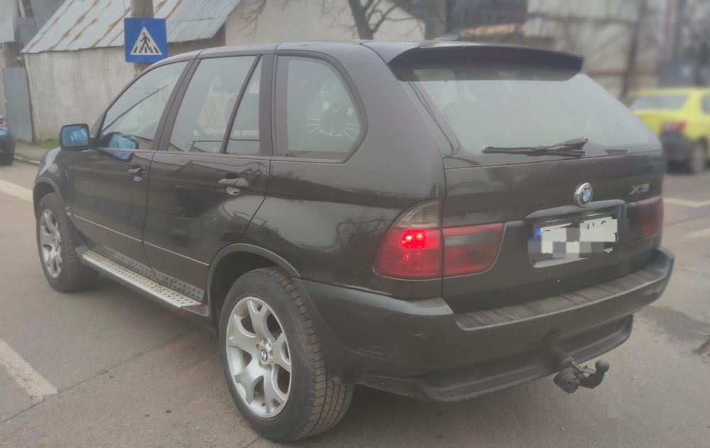 Vand/Schimb  BMW X5 E53
BMW X5
MOTOR:3000 DIESEL 
Acte Valabile+Fiscal