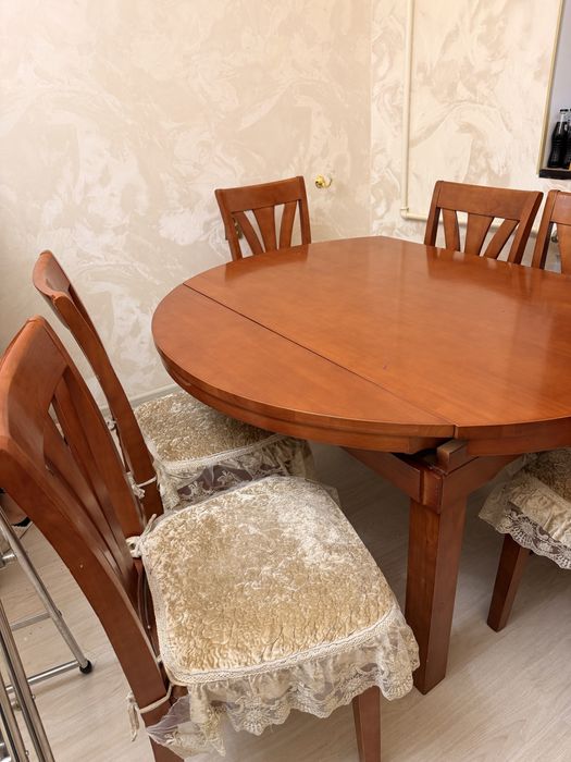 Стол со стульями