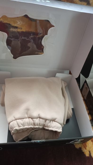Vind pantalon trening  gros Cerasela Nicoara Nou mărimea M Pret Afisat