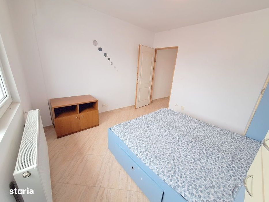 Apartament 3 camere - Zona Mioritei , Bloc an 1981