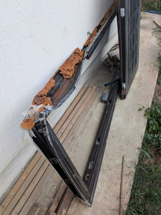 Ușă metalică de exterior pentru apartament