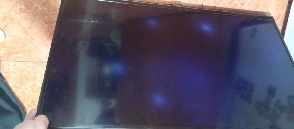 Vând TV Samsung pentru piese