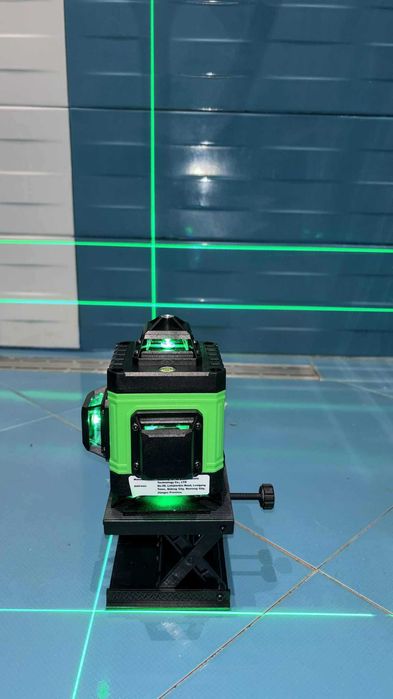 Професионален 4D лазерен нивелир 16 линии, самонивелиращ, дистанционно