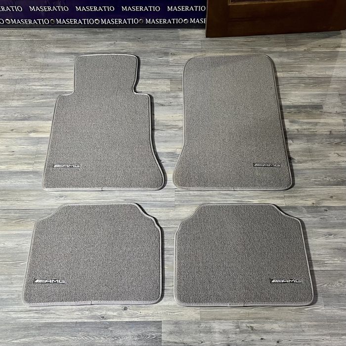Оригинальные ворсовые коврики на Мерседес