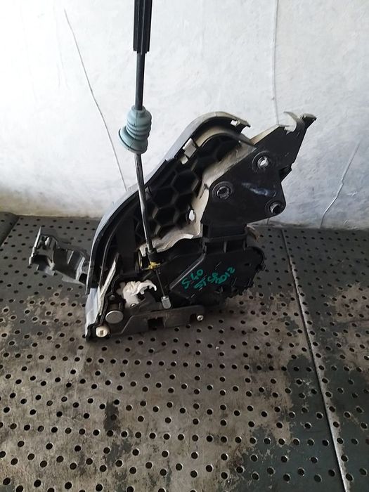 Broasca usa stanga spate volvo s40 30699111 985916102