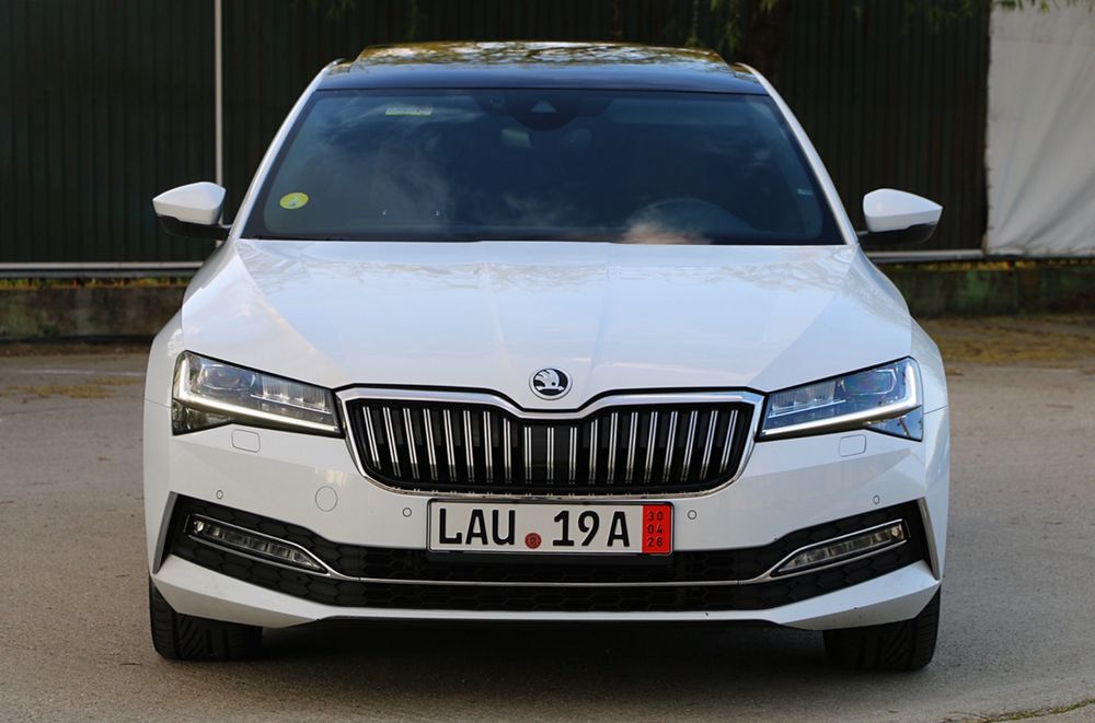 Skoda Superb 2022 Laurin&Klement / 2.0 150cp Euro6 / Virtual / Panorama / Keyless / Carplay