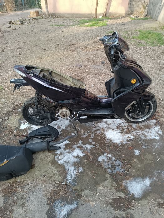 Продается скутер Италия с не большим вложением.