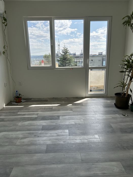 Сив ламинат дъб 18 кв.