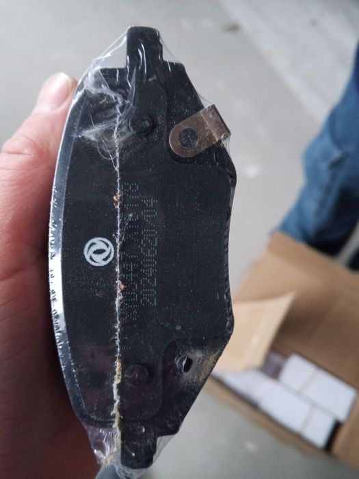 Средний кронштейн переднего бампера Dongfeng EP 008