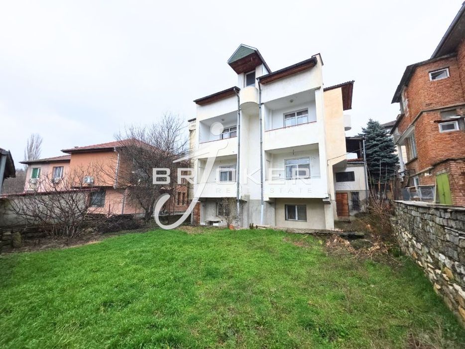 Продава се Къща в Кърджали, Байкал - 510 кв.м за 300 €/кв.м - Снимка #2