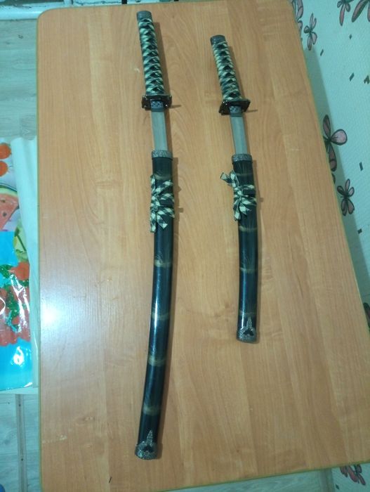 Продам сувенир катаны