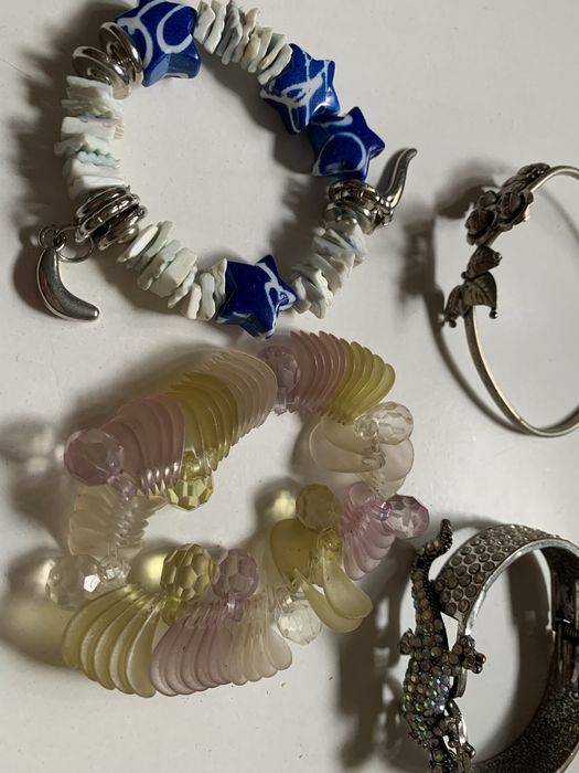 Браслеты  4 штуки