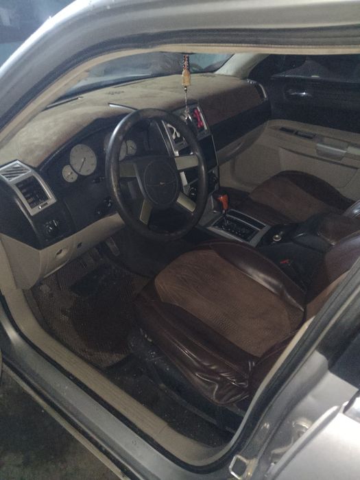 Продам машину Крайслер год 2005