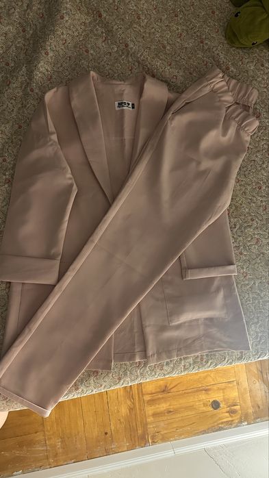 СРОЧНО Брючный костюм