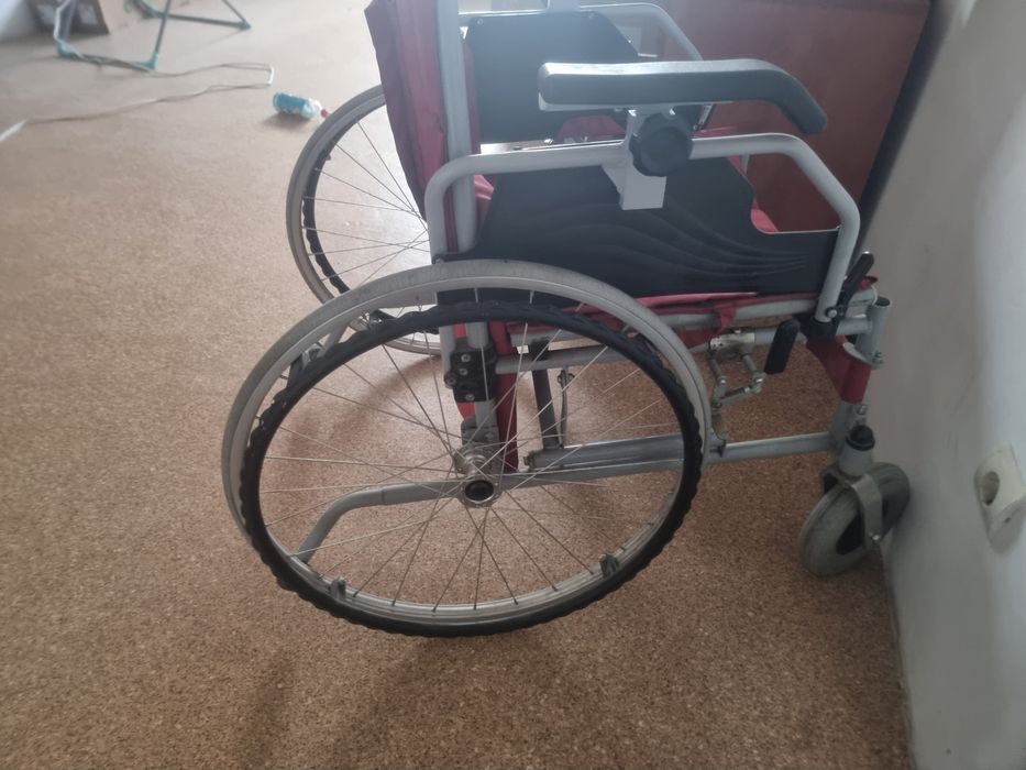Инвалидная коляска